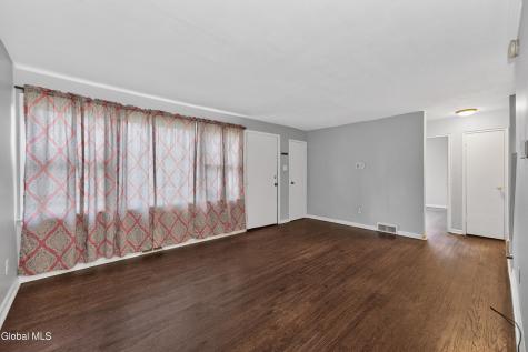2529 Putnam Street Schenectady NY 12304