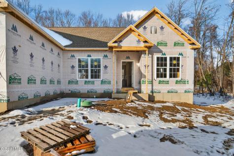 16 Mackenna Court Ballston Lake NY 12019