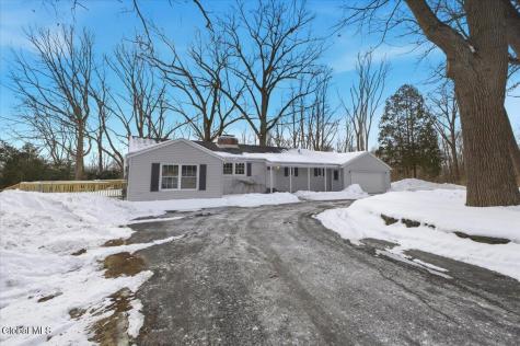 12 Laurel Road Moreau NY 12828