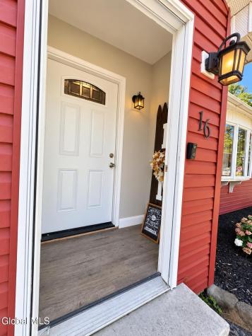 16 Carolyn Lane Glenville NY 12302