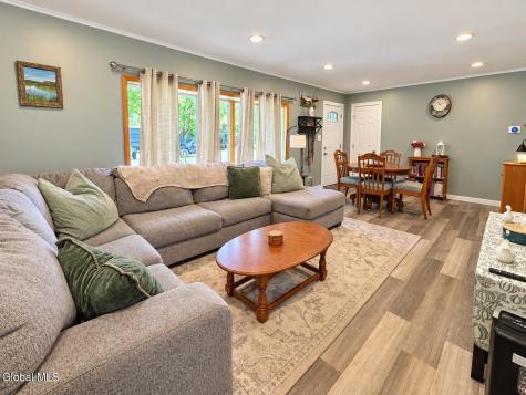 16 Carolyn Lane Glenville NY 12302