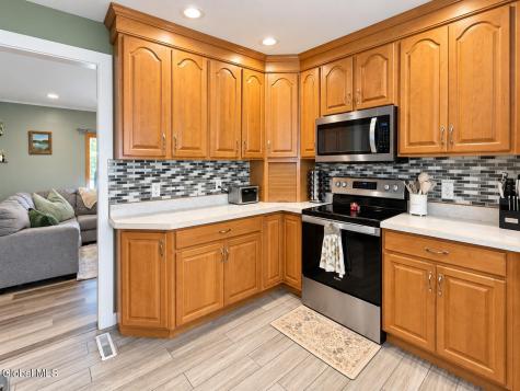 16 Carolyn Lane Glenville NY 12302