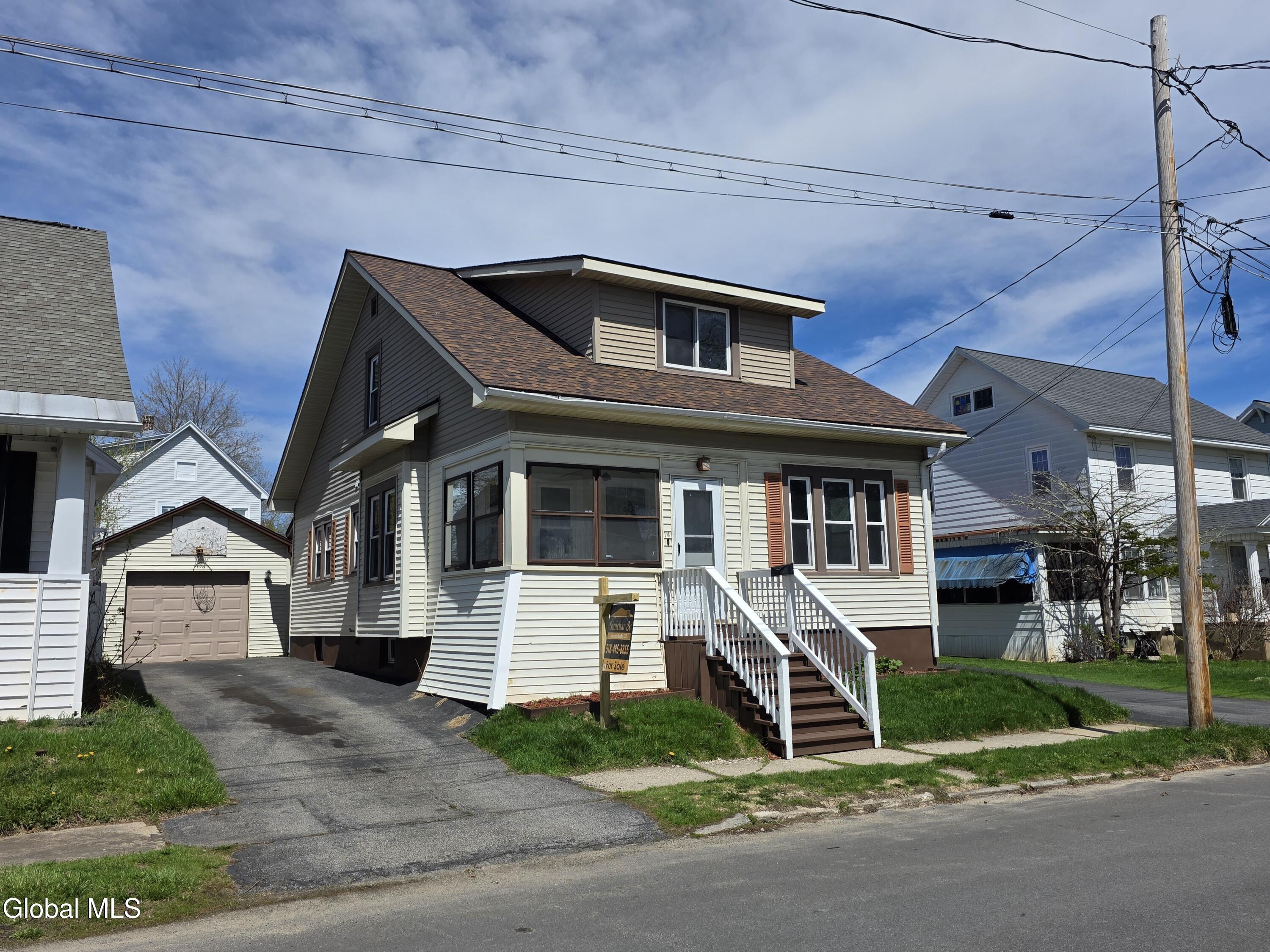 14 Crescent Avenue Amsterdam NY 12010