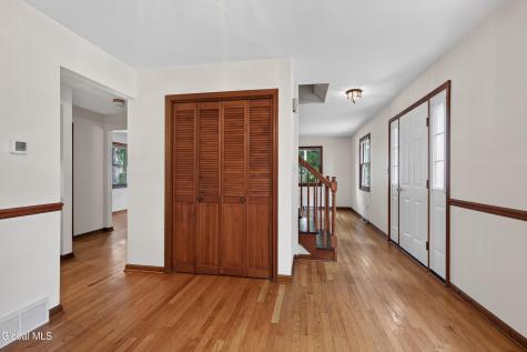 412 Persimmon Drive Schenectady NY 12303