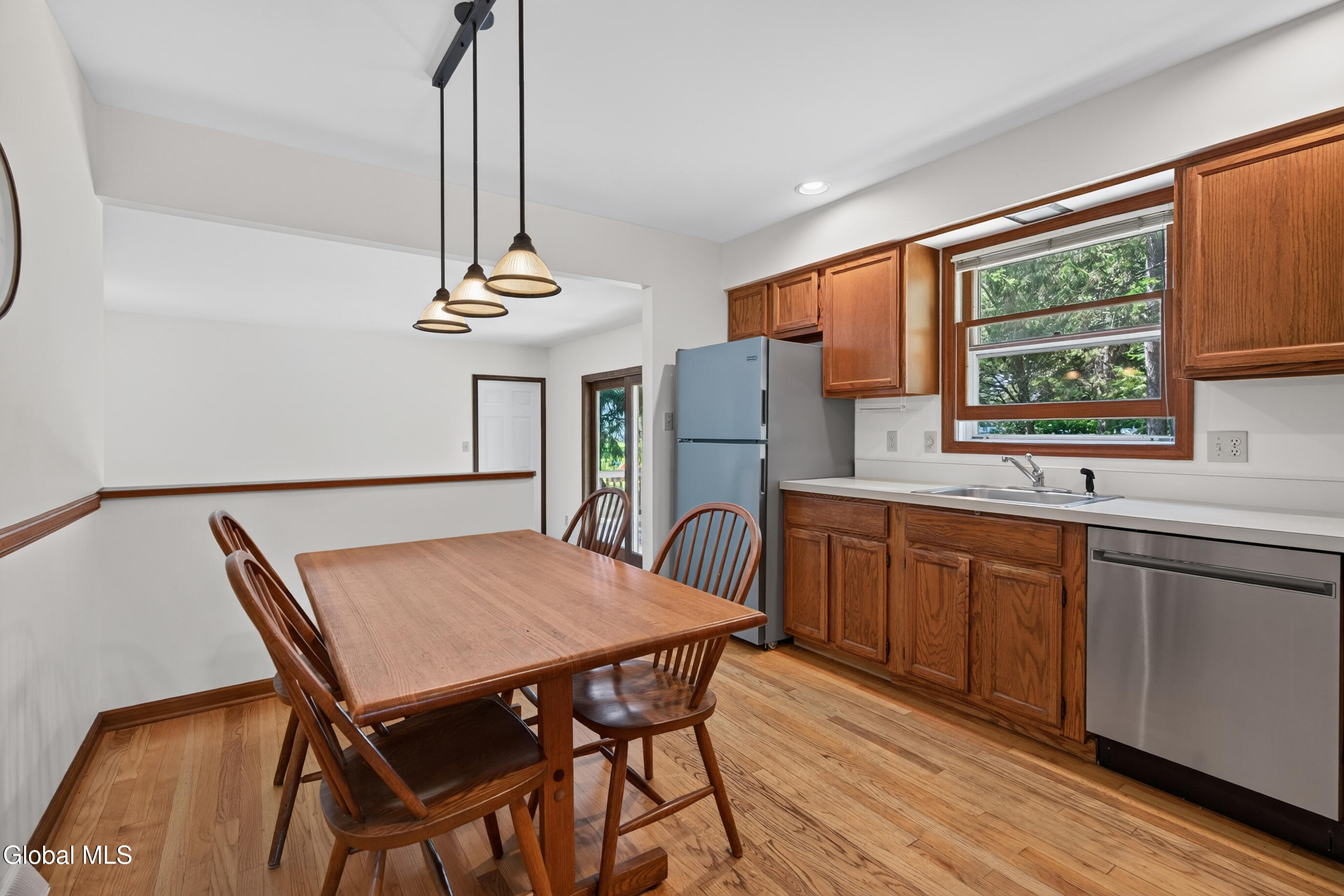 412 Persimmon Drive Schenectady NY 12303