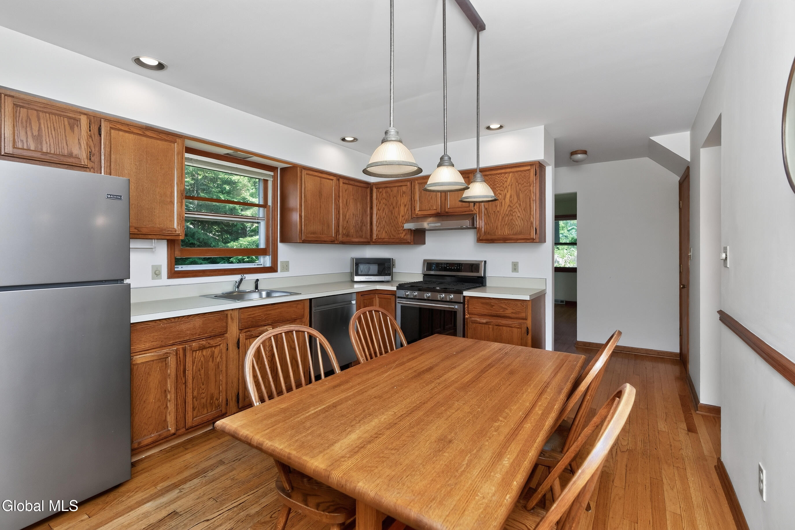 412 Persimmon Drive Schenectady NY 12303