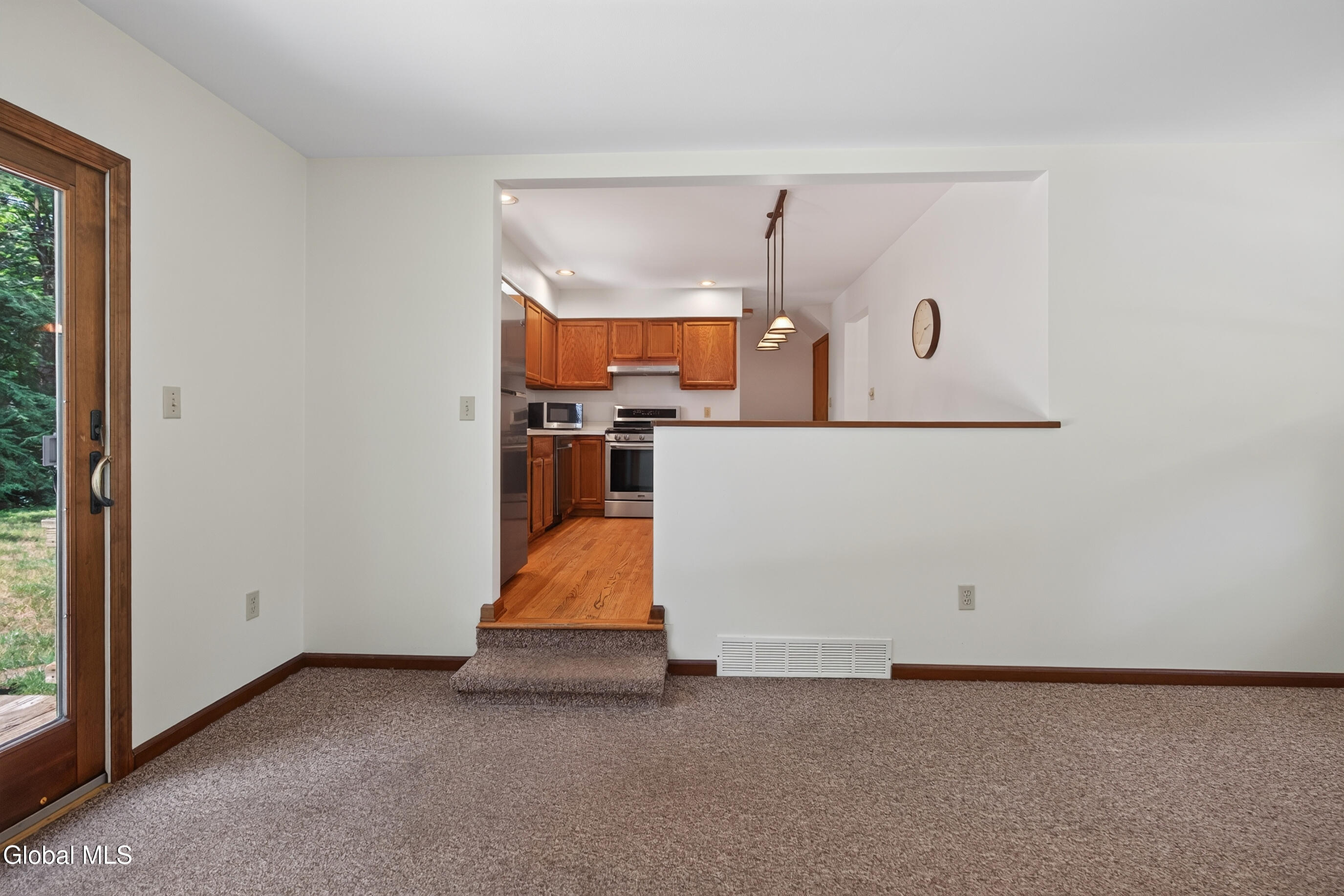 412 Persimmon Drive Schenectady NY 12303