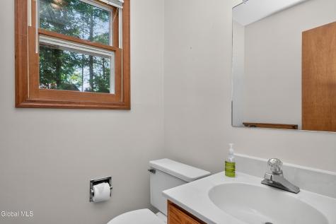 412 Persimmon Drive Schenectady NY 12303