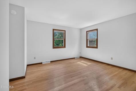 412 Persimmon Drive Schenectady NY 12303
