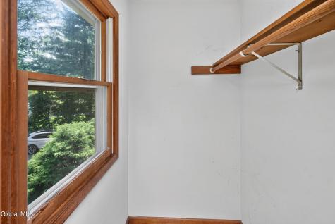 412 Persimmon Drive Schenectady NY 12303