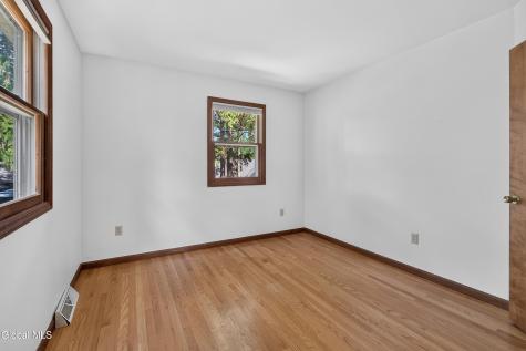 412 Persimmon Drive Schenectady NY 12303