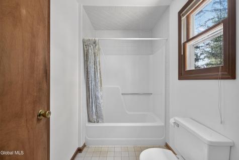 412 Persimmon Drive Schenectady NY 12303