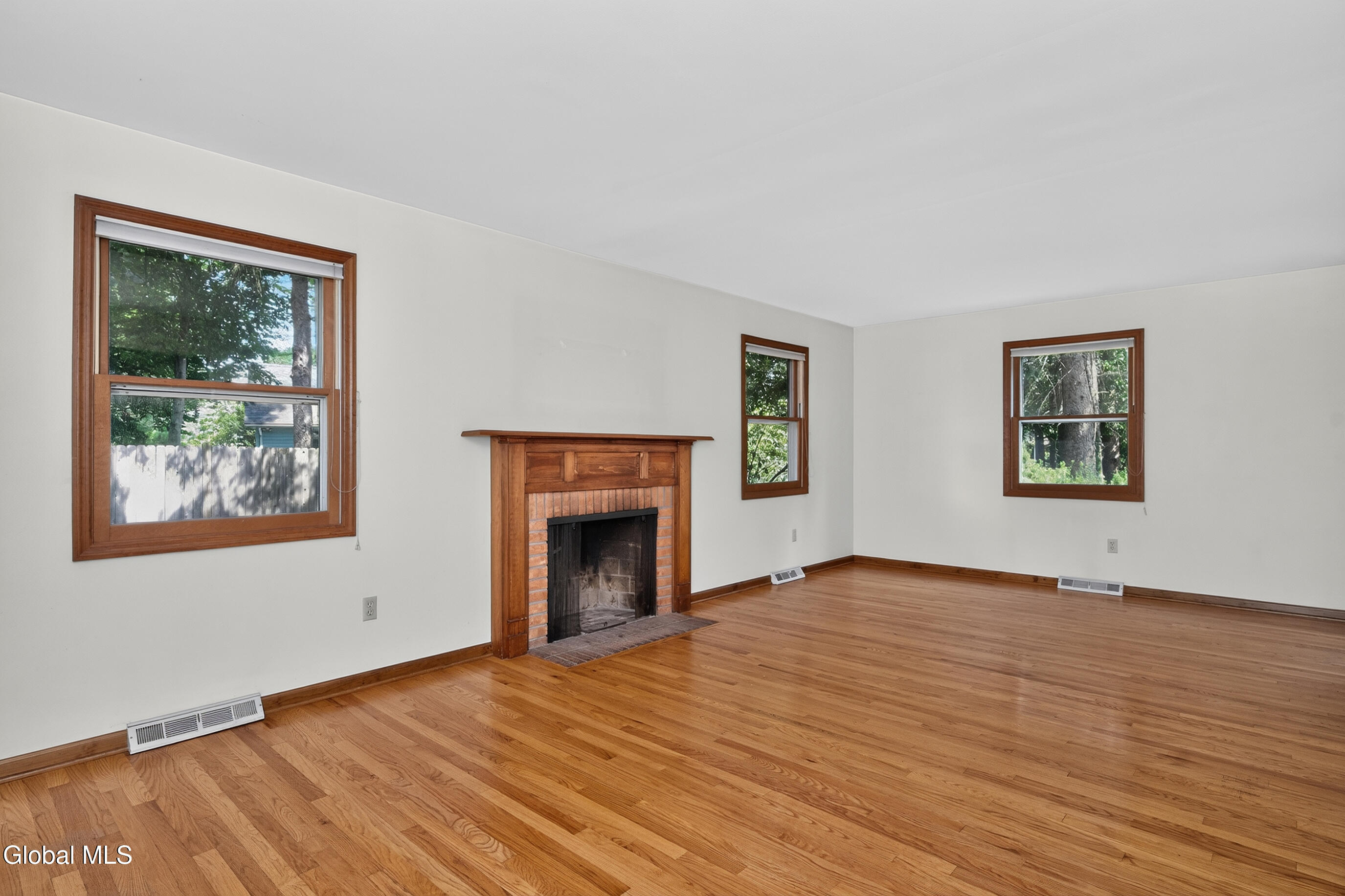 412 Persimmon Drive Schenectady NY 12303
