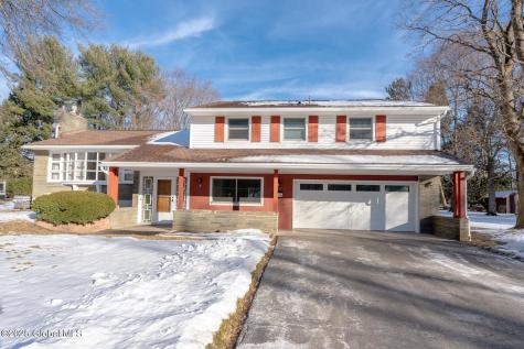 8 Compton Place Schenectady NY 12302