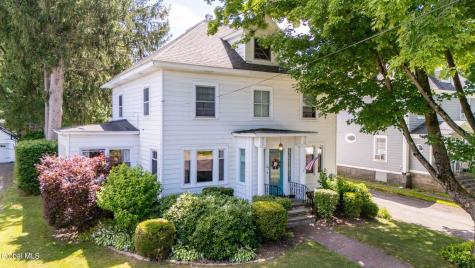 82 Oakland Avenue Gloversville NY 12078