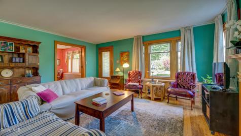 82 Oakland Avenue Gloversville NY 12078