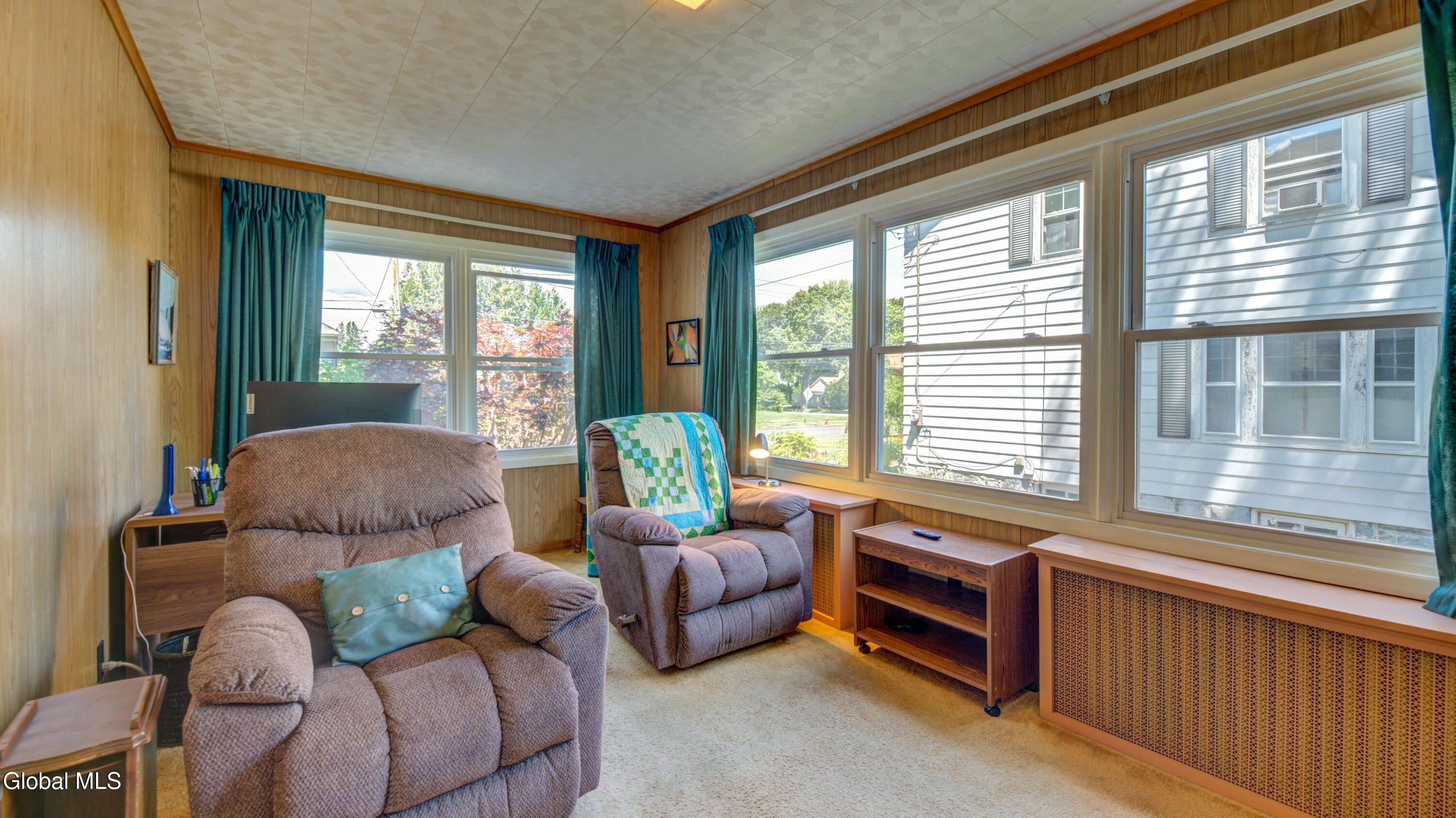 82 Oakland Avenue Gloversville NY 12078