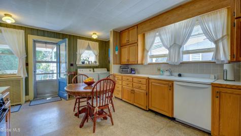 82 Oakland Avenue Gloversville NY 12078