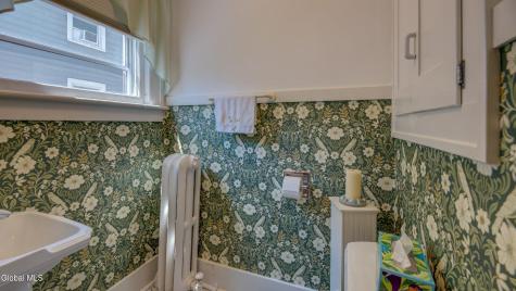 82 Oakland Avenue Gloversville NY 12078