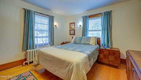 82 Oakland Avenue Gloversville NY 12078
