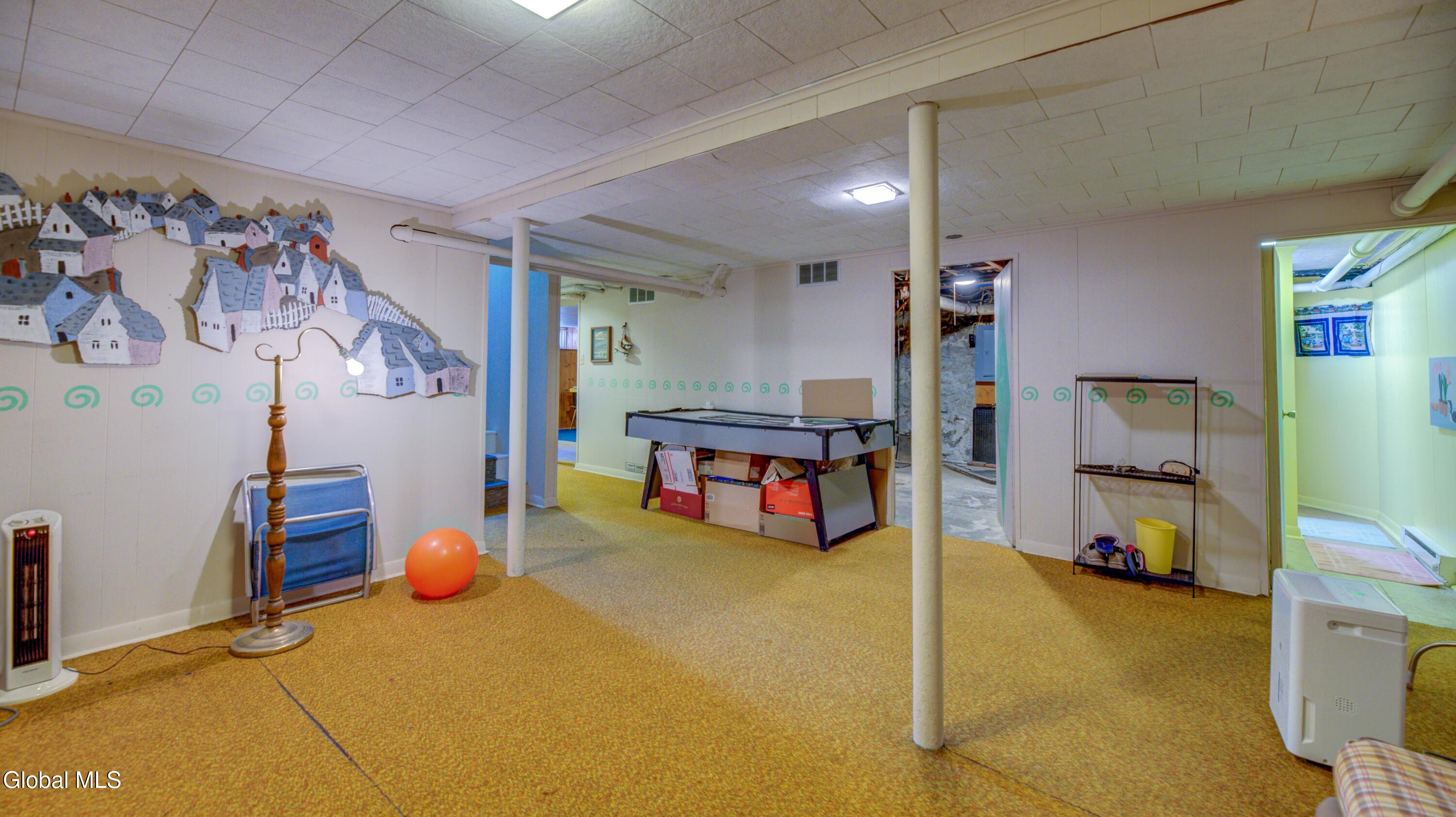 82 Oakland Avenue Gloversville NY 12078