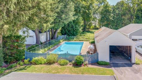 82 Oakland Avenue Gloversville NY 12078