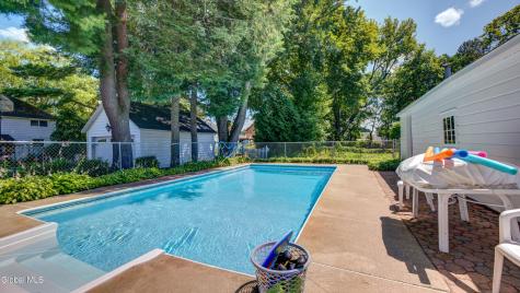 82 Oakland Avenue Gloversville NY 12078