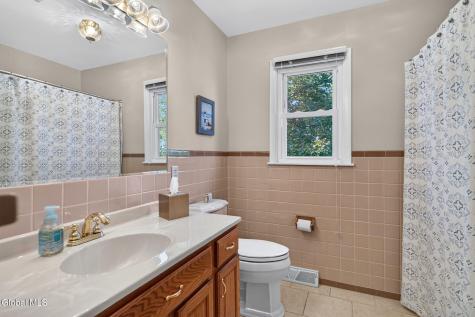 96 Forts Ferry Road Latham NY 12110