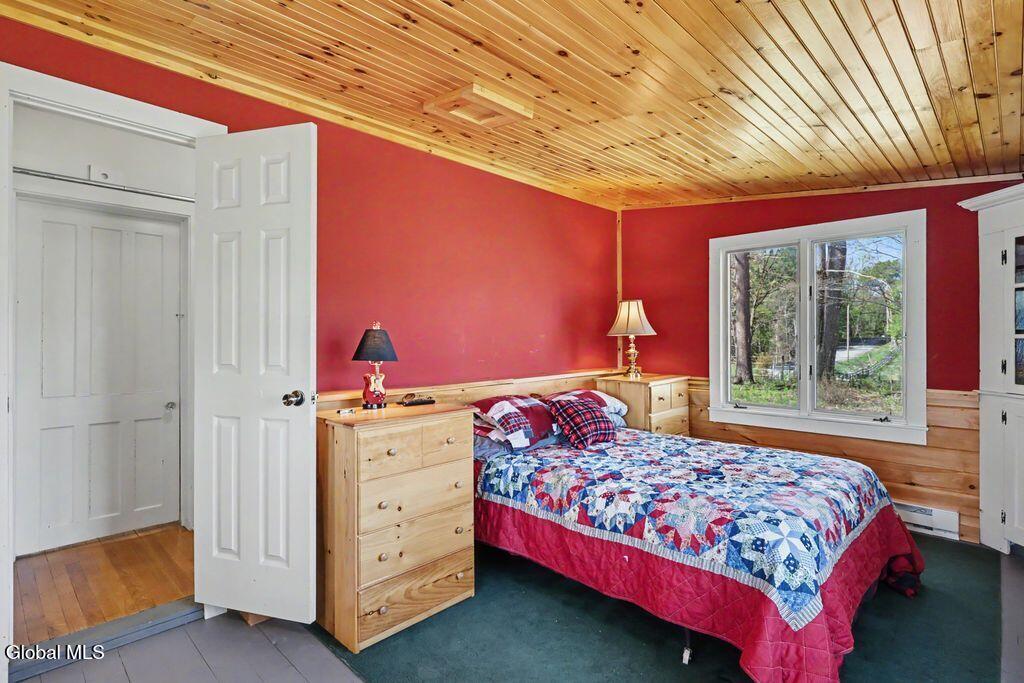 13 Young Road Middle Grove NY 12850
