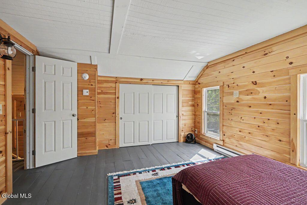 13 Young Road Middle Grove NY 12850
