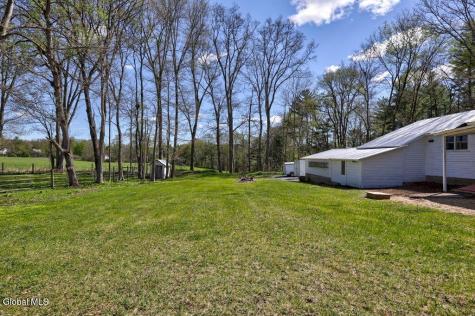 13 Young Road Middle Grove NY 12850