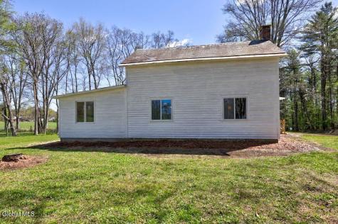 13 Young Road Middle Grove NY 12850