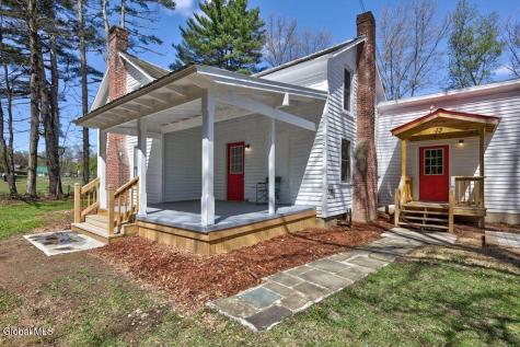 13 Young Road Middle Grove NY 12850