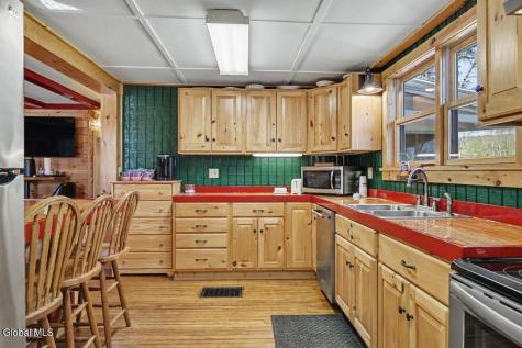 13 Young Road Middle Grove NY 12850