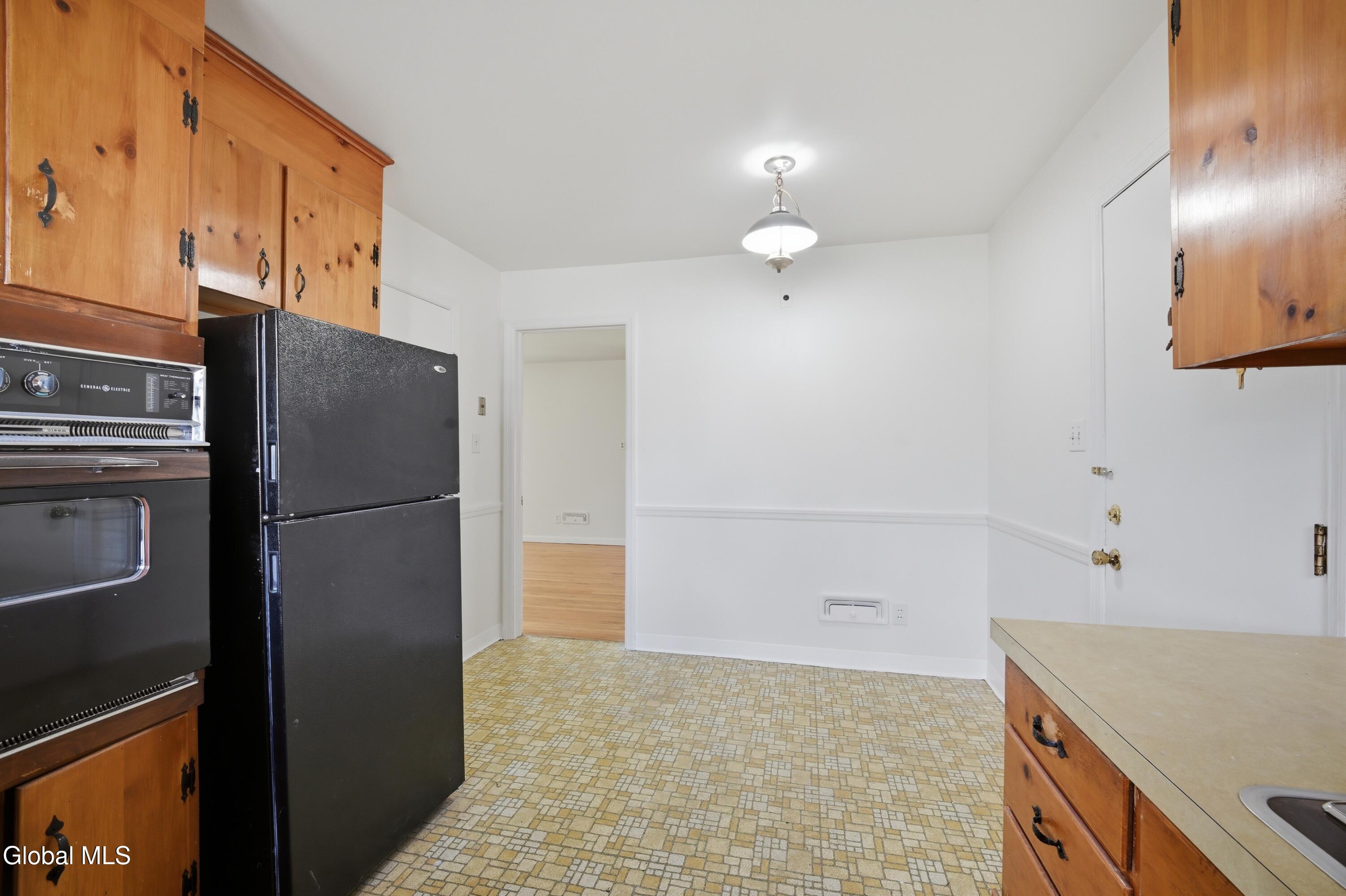 98 W Saint Stephens Lane Glenville NY 12302