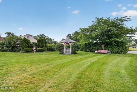 2047 Cedarlawn Avenue Schenectady NY 12306