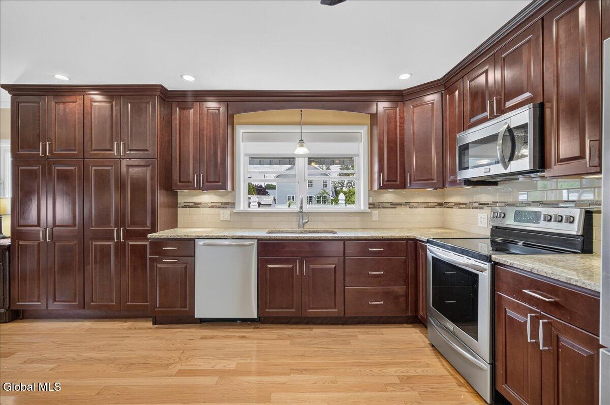 2047 Cedarlawn Avenue Schenectady NY 12306