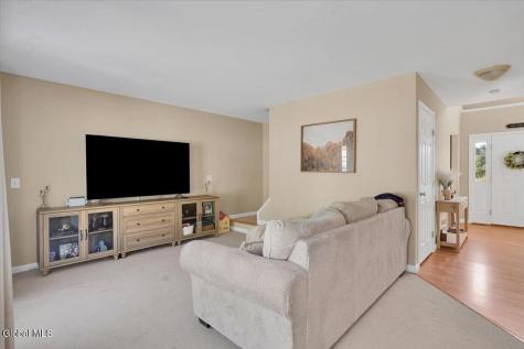 20 Laura Lane Ravena NY 12143