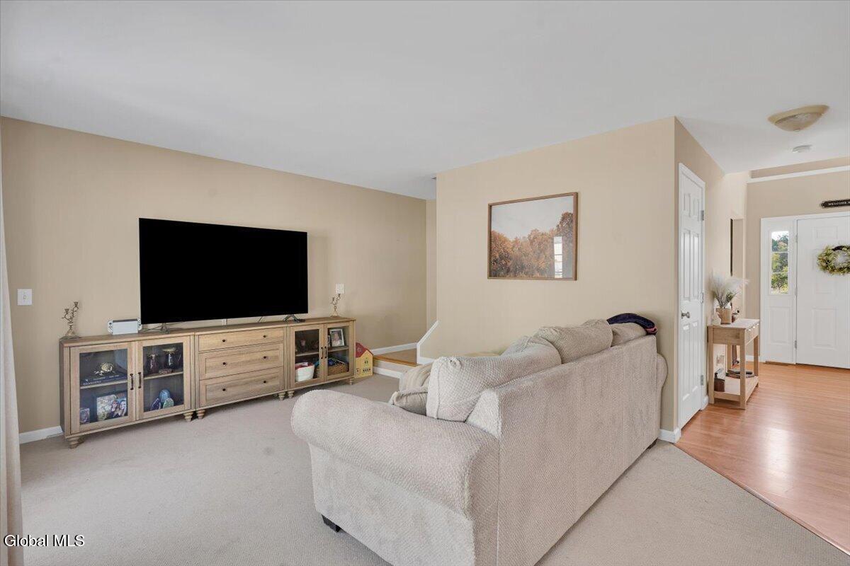 20 Laura Lane Ravena NY 12143