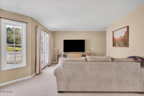 20 Laura Lane Ravena NY 12143