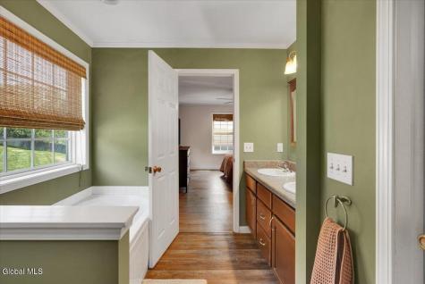 20 Laura Lane Ravena NY 12143