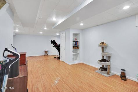 20 Laura Lane Ravena NY 12143