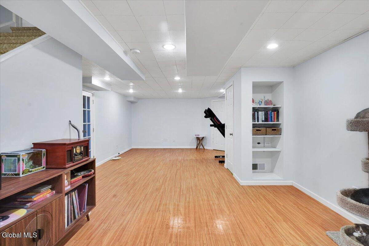20 Laura Lane Ravena NY 12143