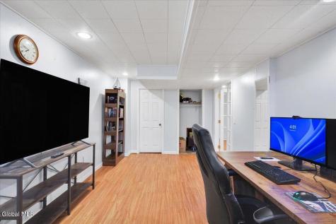 20 Laura Lane Ravena NY 12143