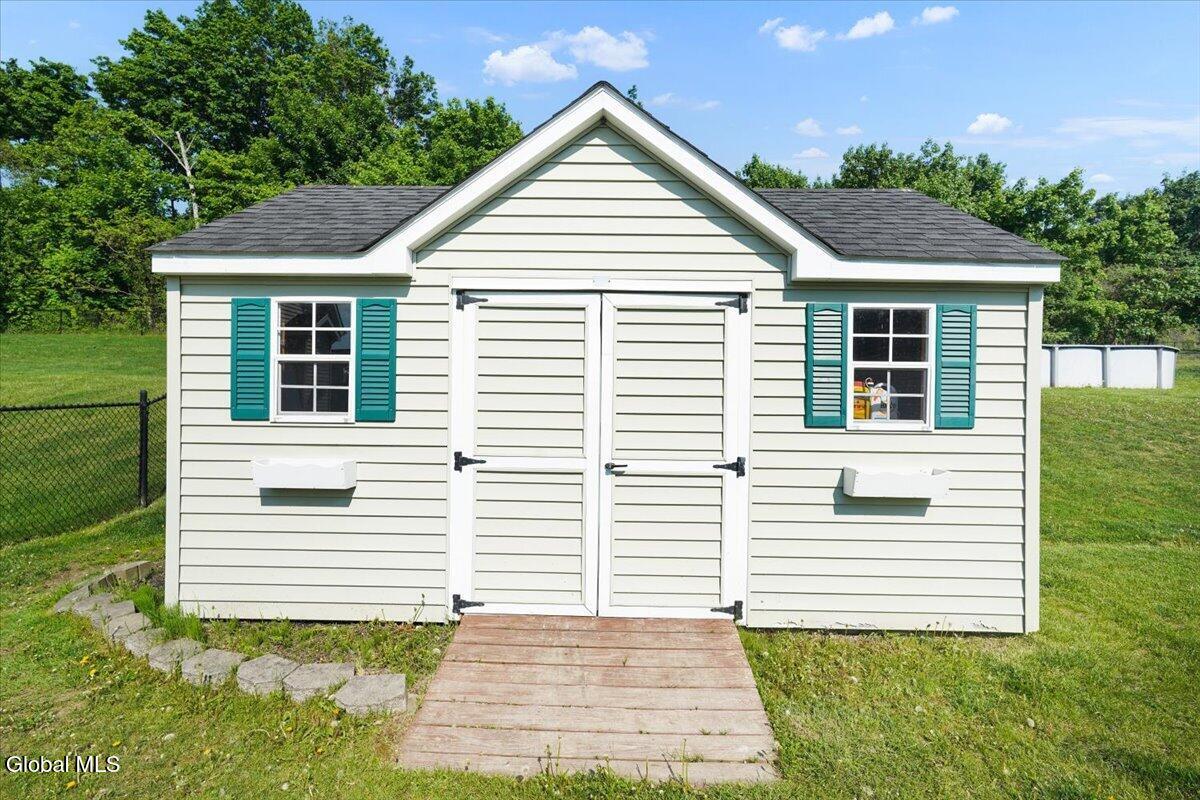 20 Laura Lane Ravena NY 12143