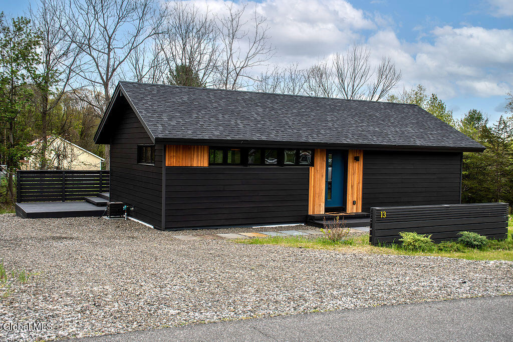 13 Regal Road Hudson NY 12534