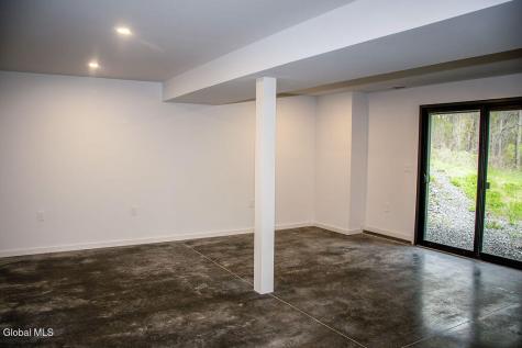 13 Regal Road Hudson NY 12534
