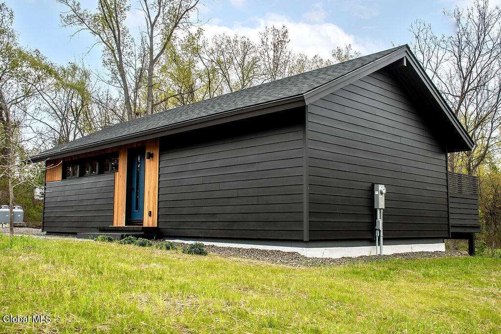13 Regal Road Hudson NY 12534