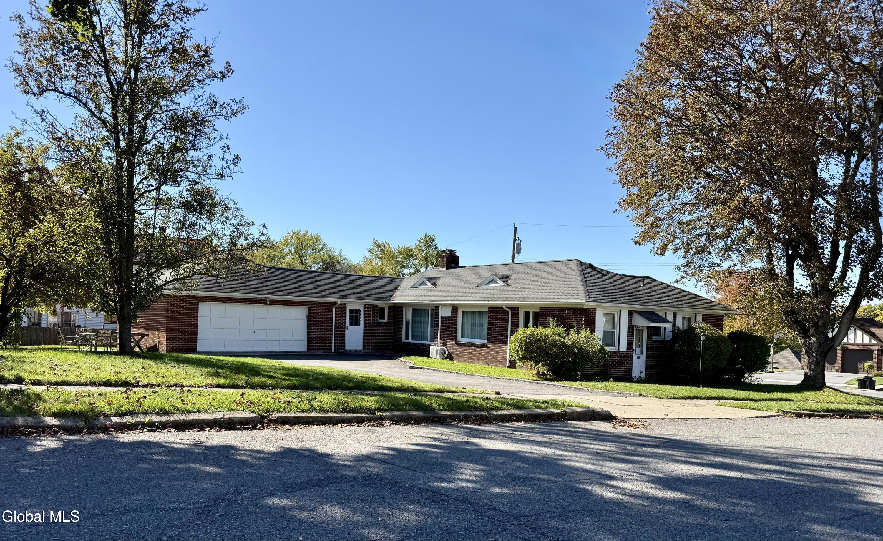 5 Lindbergh Avenue Amsterdam NY 12010