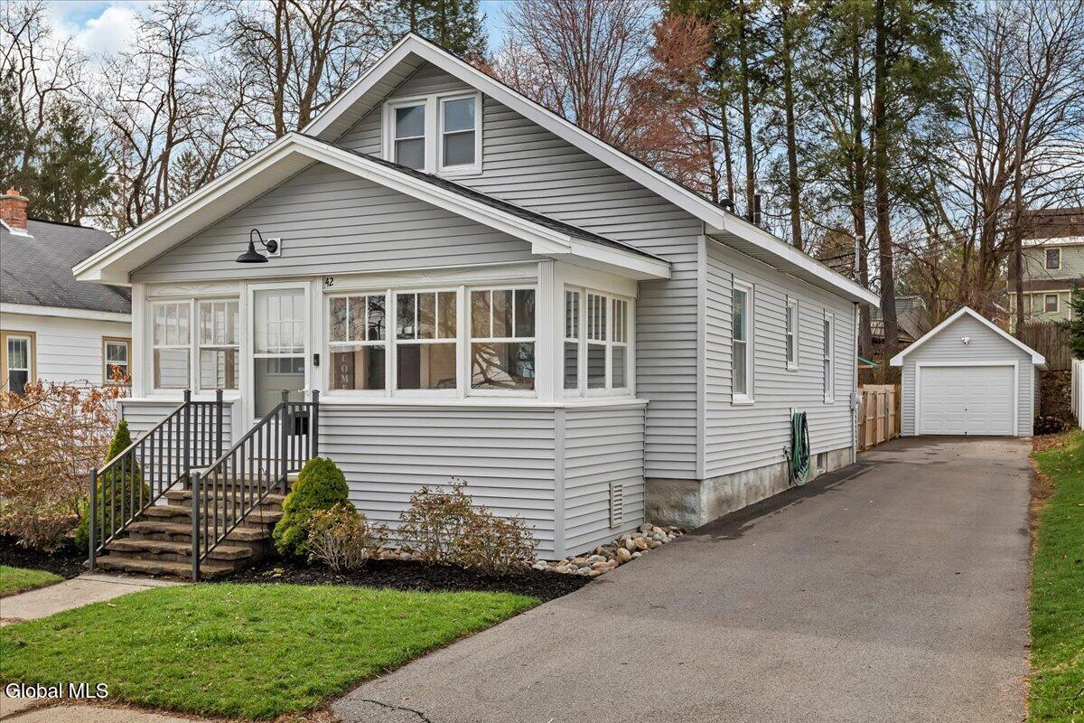 42 Irving Road Scotia NY 12302